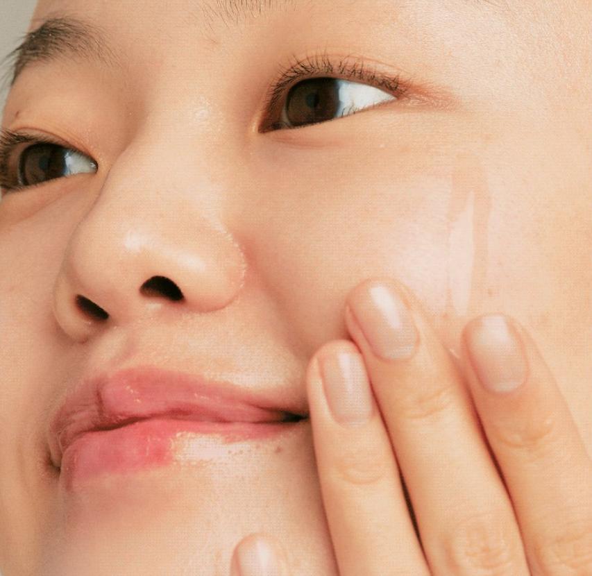 Innisfree Увлажняющее очищающее масло с аминокислотами зеленого чая 150 мл