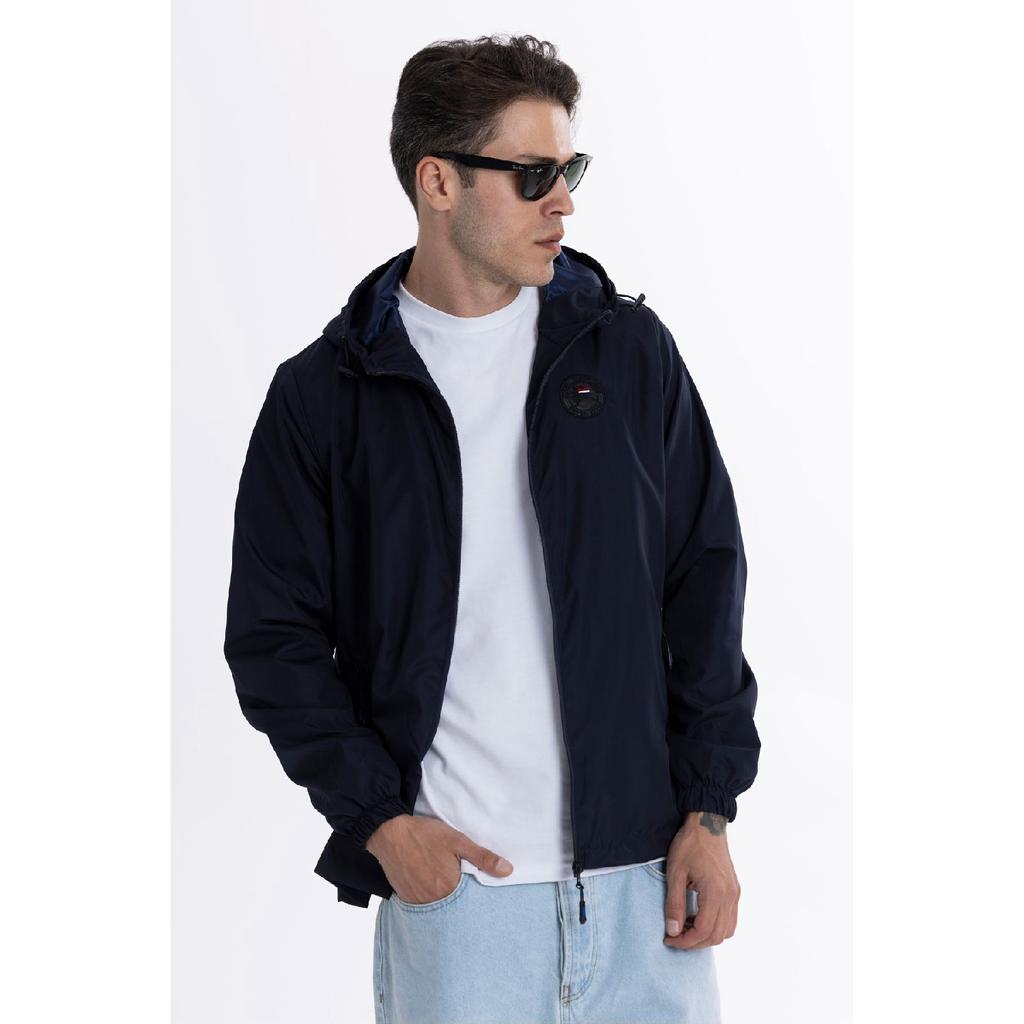 Мужской черный плащ с капюшоном на подкладке и карманами - куртка-ветровка