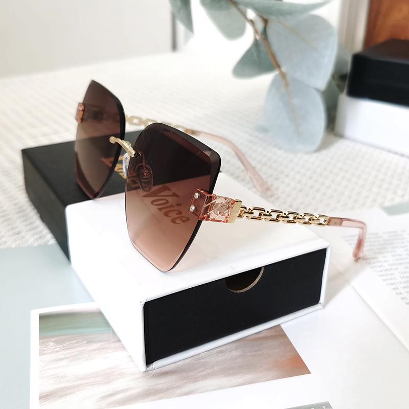 Модные повседневные ультралегкие солнцезащитные очки Женские элегантные цепочки для глаз Высокое чувство Минималистичный стиль Деловые солнцезащитные очки Женские
