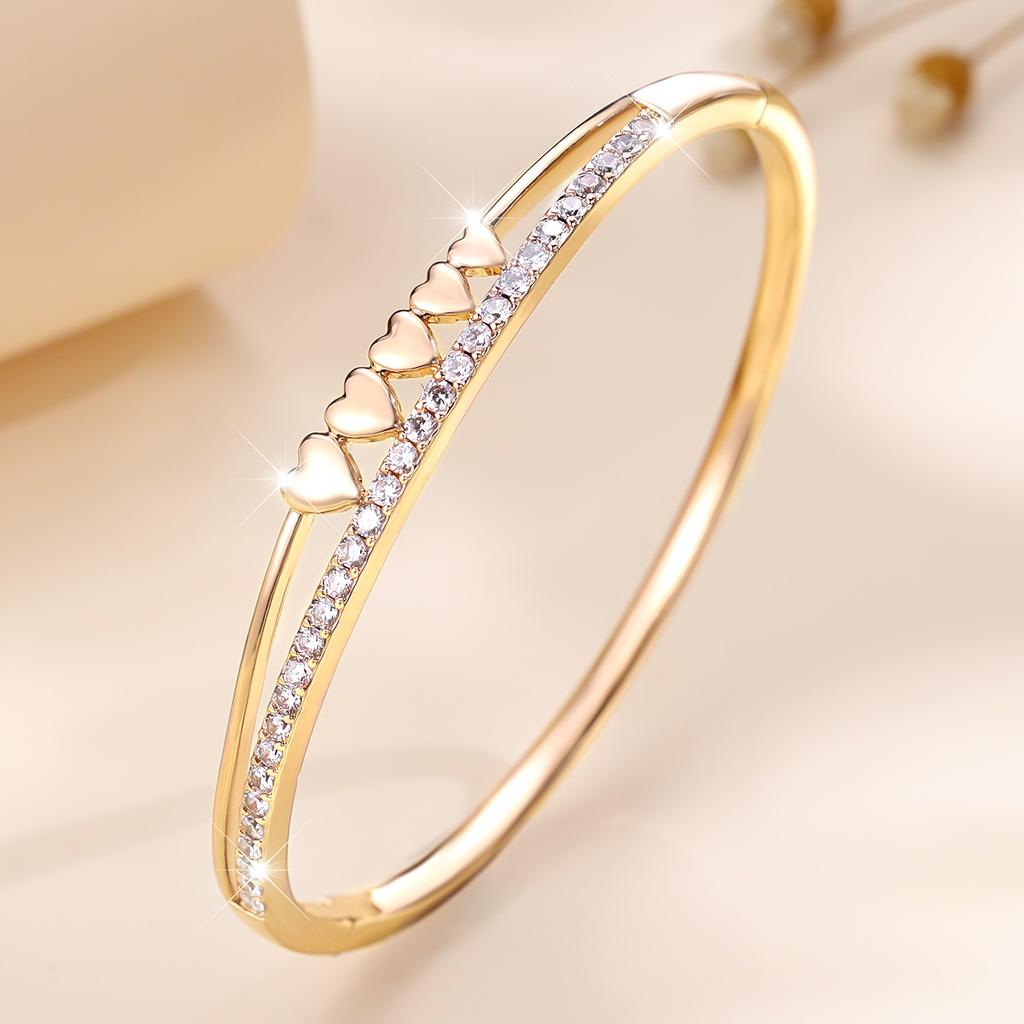 New Heart-shaped Jewelry, Stacked Love Bracelet, Light Luxury, Fashionable Niche Design
