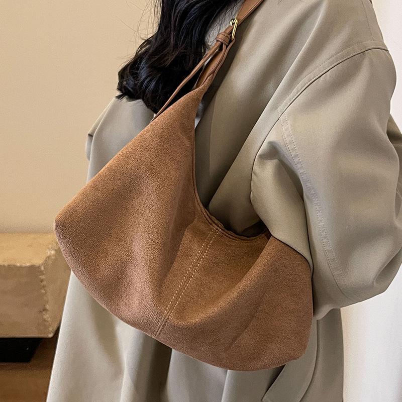 2023 Матовая Ретро Женская Сумка Через Плечо - Большая Вместимость, Универсальная Сумка-Тоут на Осень/Зиму для Поездок на Работу.