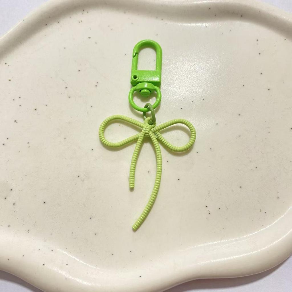 Украшение для брелка-банта «Сбежавшая принцесса» из разноцветной полой ленты