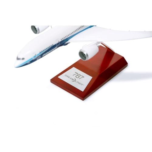 Boeing Unified 787-8 Dreamliner Plastic Model (1/200 Scale) Diecast Airplane Model