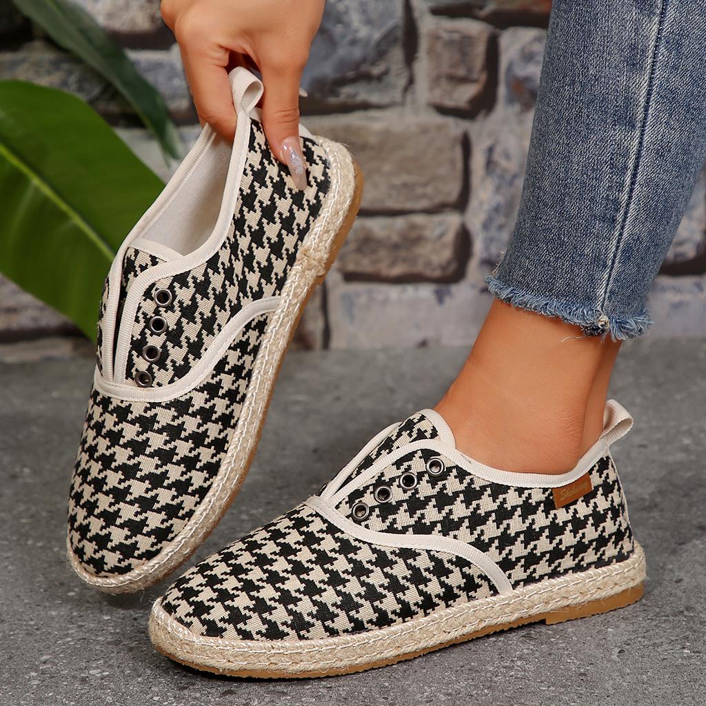 2024 New Ladies Shoes Slip-on Women's Vulcanize Shoes Fashion Leopard Print High Quality Round Head Light Outdoor Casual Shoes