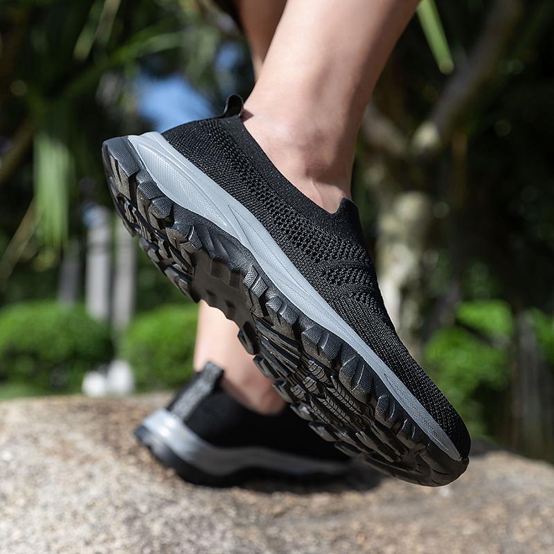 TUINANLE Мужская обувь без шнуровки, новые легкие прогулочные туфли, дышащая мужская летняя пляжная обувь, лоферы черного цвета