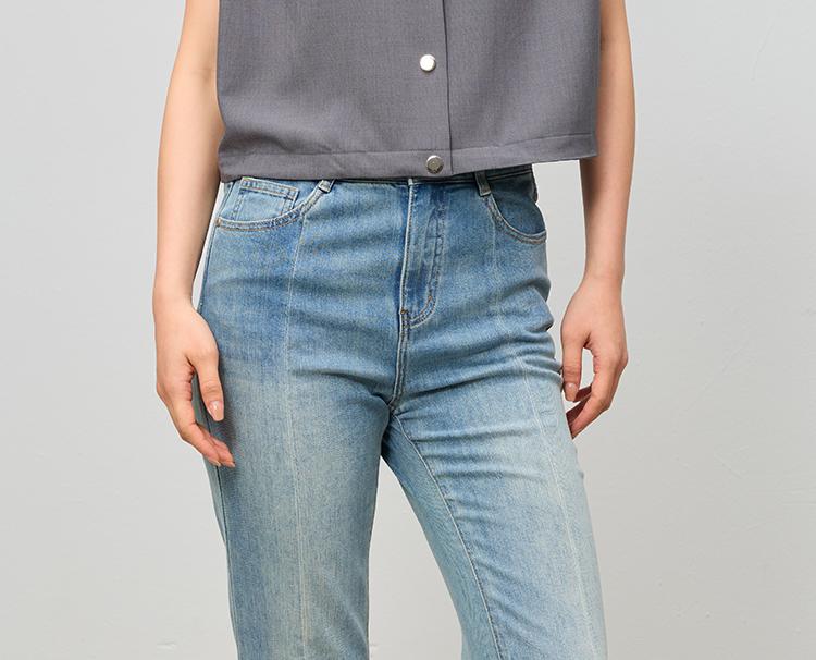 High end V-neck single breasted short sleeveless shirt for women in the summer of 2026, with a minimalist and stylish commuting style