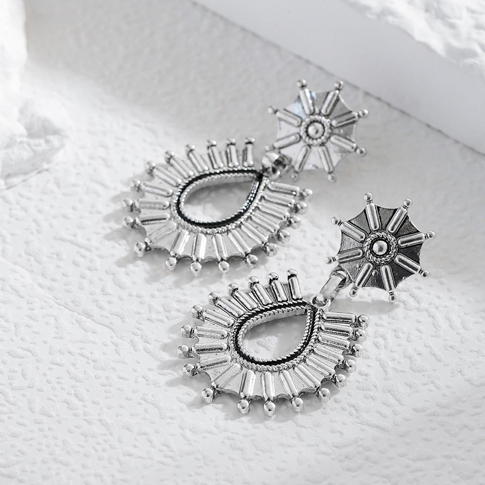 Minimalistic Elegant Earrings Unique Alloy Material Summer 2022 Collection