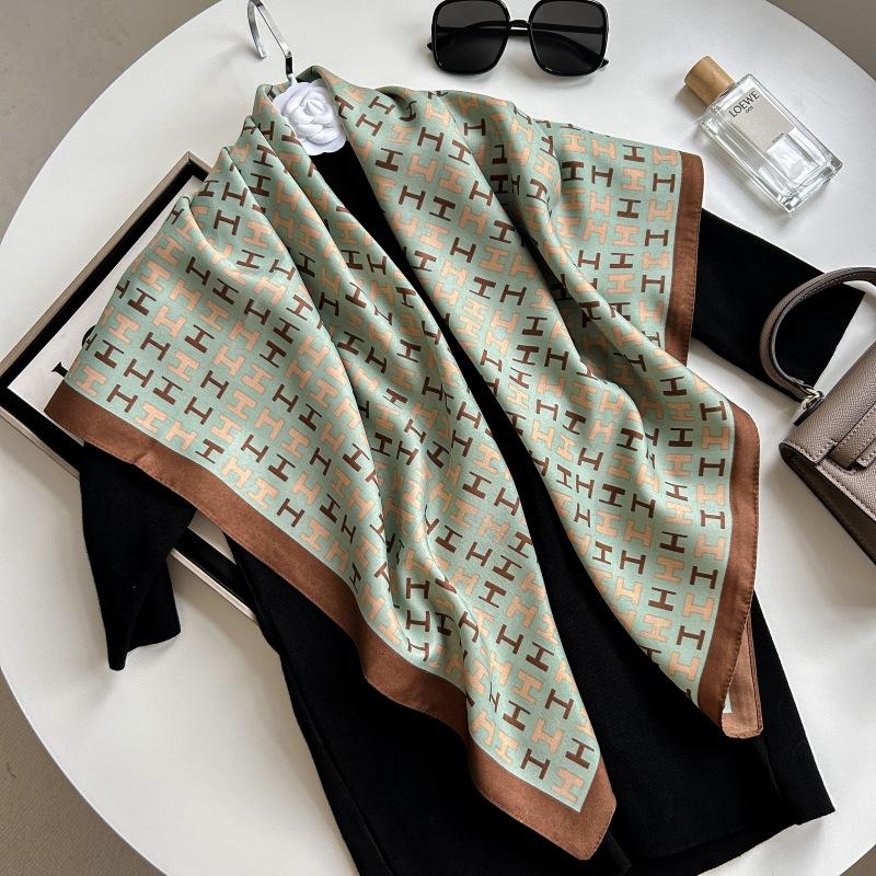 Печатный буквенный высококачественный искусственный шелк женский твил шелковый декоративный женский шелковый шарф
