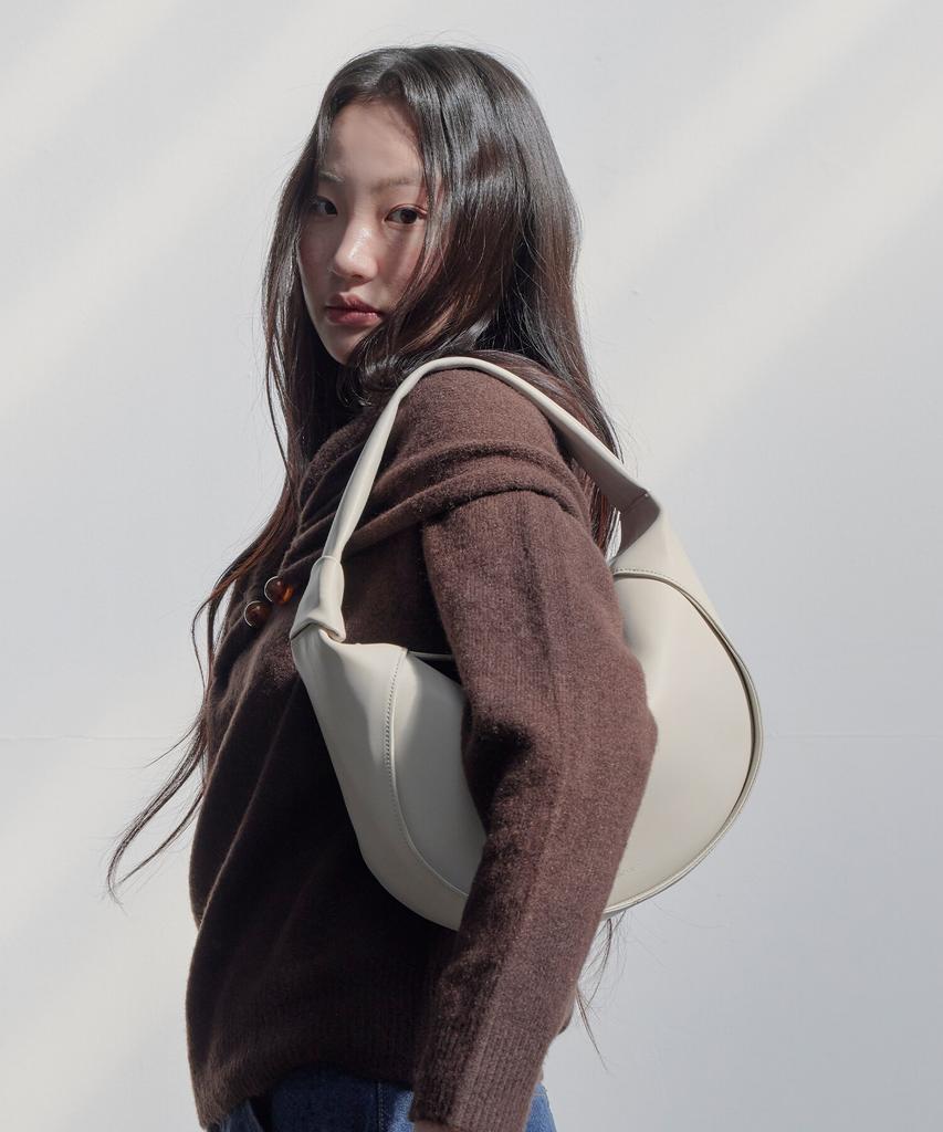 Haveawhale Fortune Hobo Bag (Iv)