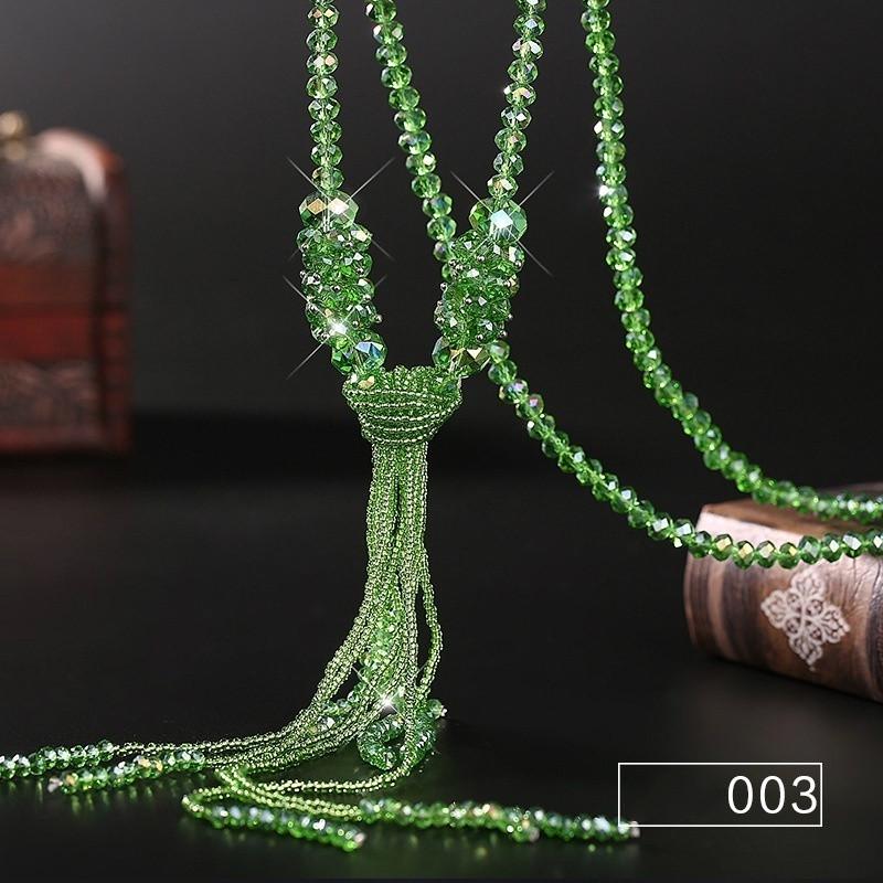 Прекрасное ожерелье с бисером различных расцветок