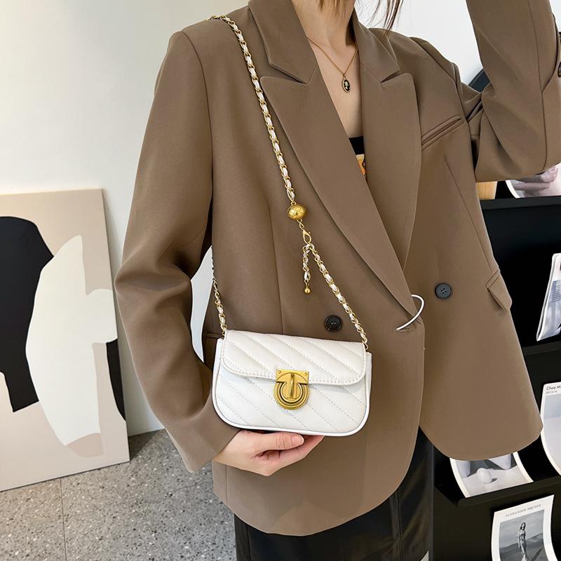 Fashion Women's Bags Autumn and Winter New Trendy Fashion Rhombus Embroidery Thread Personalized Lock Messenger Bag Chain Bag Fashionable Shoulder Bag