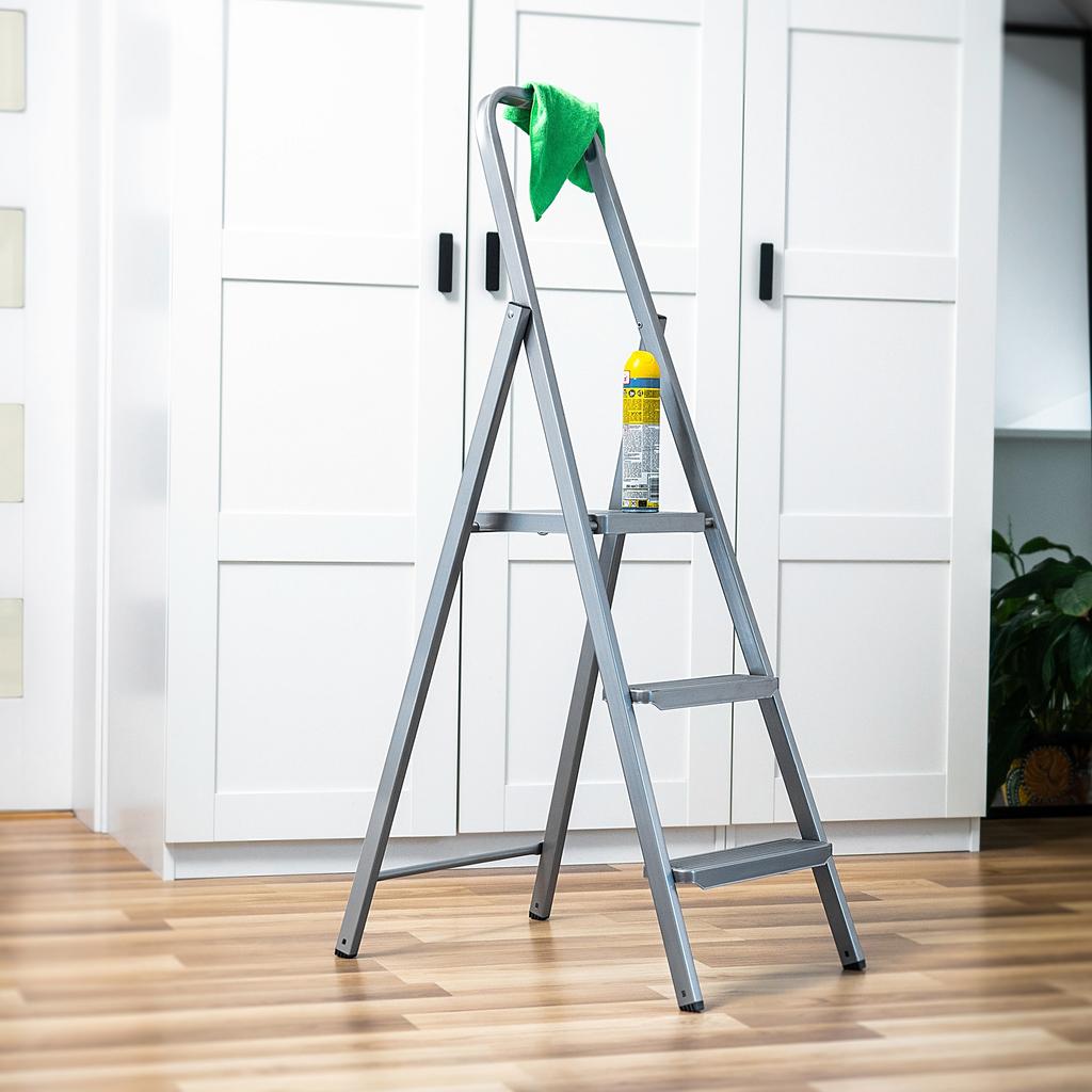 Стальная лестница бытовая складная стремянка цельная 125 кг