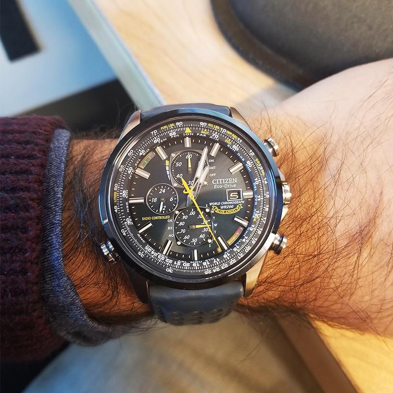 Citizen Серия Promaster Eco-Drive Blue Angel Сапфировое стекло Вечный календарь Кожаный ремешок Солнечный кварцевый механизм Мужские часы AT8020-03L