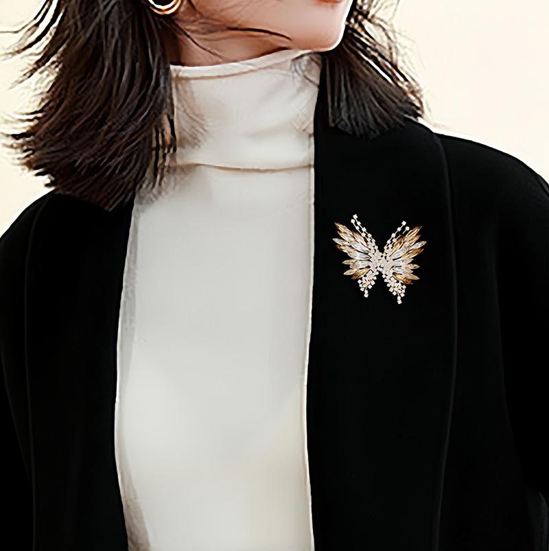 Luxury Exquisite Flower Butterfly Brooch For Women Girls Vintage Pins Versatile Shiny Corsage Clothing Accessories Gifts