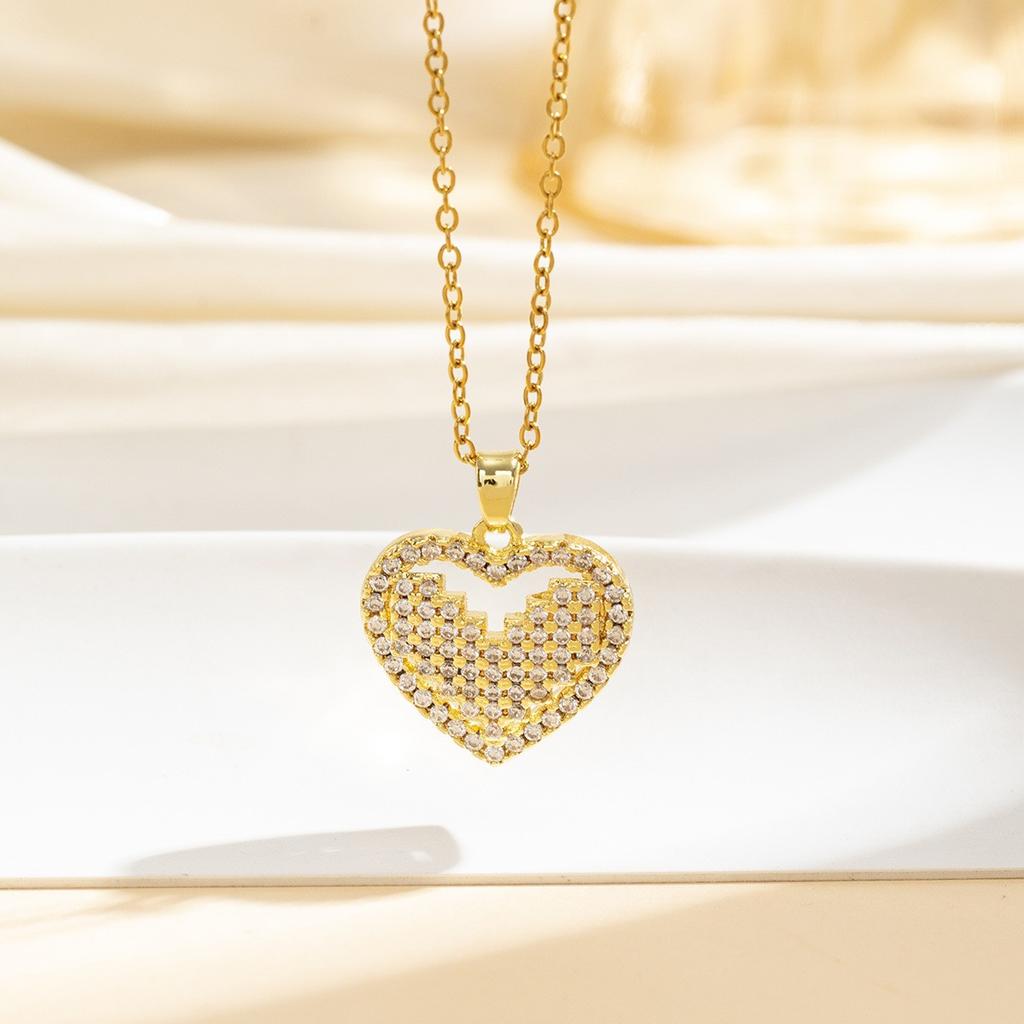 Small Heart Zircon Pendant Necklace For Women Minimalist Fashion Collarbone Chain Dainty Love Design