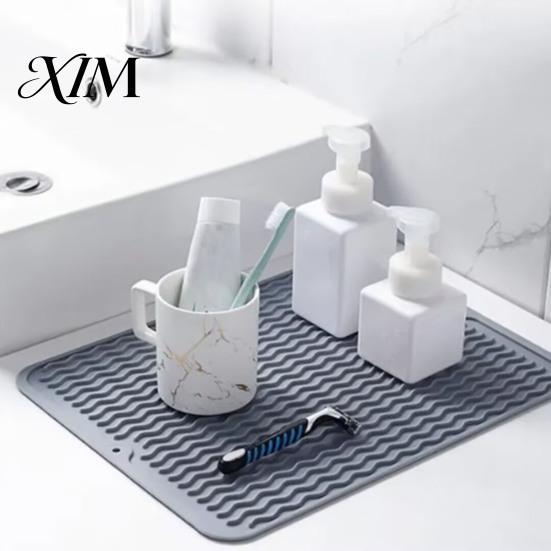 Countertop Placemat Silicone Dish Drying Mat, Heat Resistant Kitchen Counter Mat Waterproof Utensil Drainer for Dining Table, Compact Storage