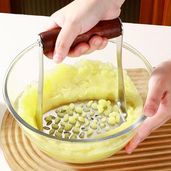 Easy Clean Food Crusher Stainless Steel Potato Masher, Wooden Handle Press for Baby Space Saving Hanging Masher Puree, Manual Crusher, Kitchen Gadget