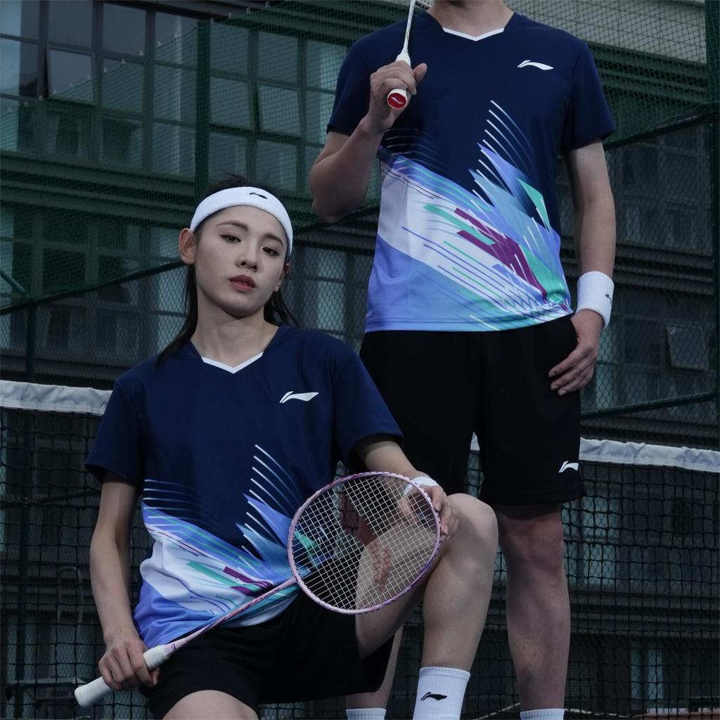 Легкий и удобный спортивный костюм Li Ning Badminton Series с коротким рукавом, однотонные шорты, повседневный комплект из двух предметов, спортивная одежда унисекс AATU057-1