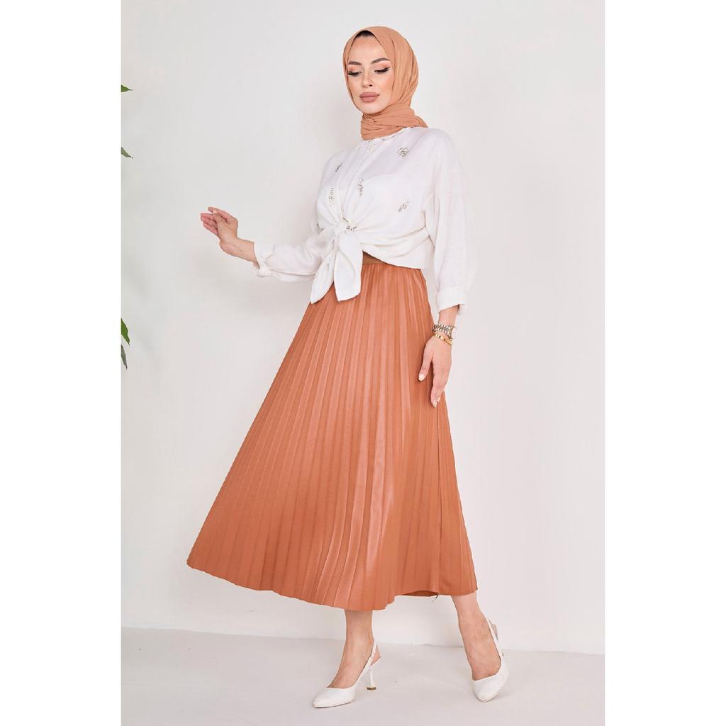 Однотонная женская черная плиссированная юбка среднего размера — 23036