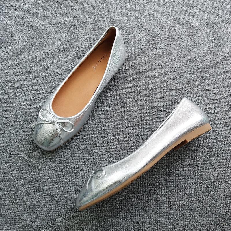 Новые супермягкие туфли из коровьей кожи с квадратным носком и плоским носком, женские туфли золотисто-серебряного цвета, балетки с бантом