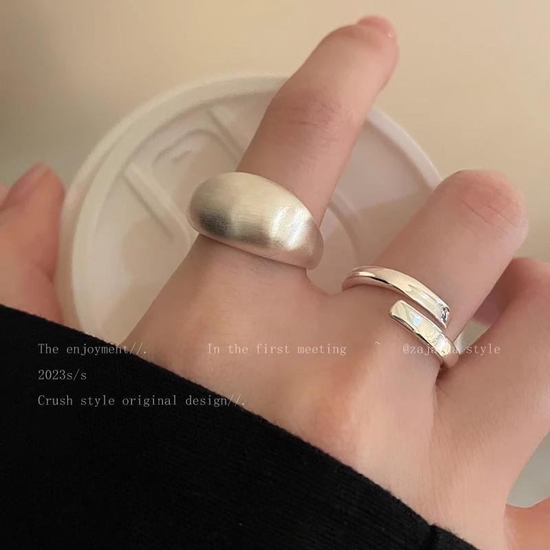 Matte Silver Brushed Women's Ring: High-End, Cool Style, Versatile, Niche Design, Adjustable Open Index Ring.