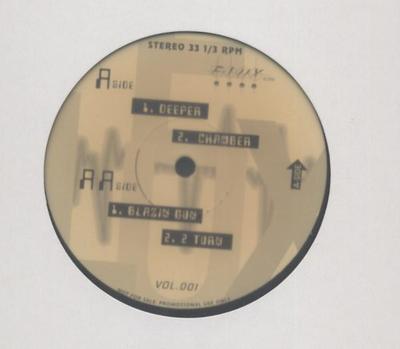 12-дюймовая пластинка РАЗНЫЕ - Том. 001 ELUX01 E-Lux Records 1999 Неизвестная Танцевальная и Электронная Б/У