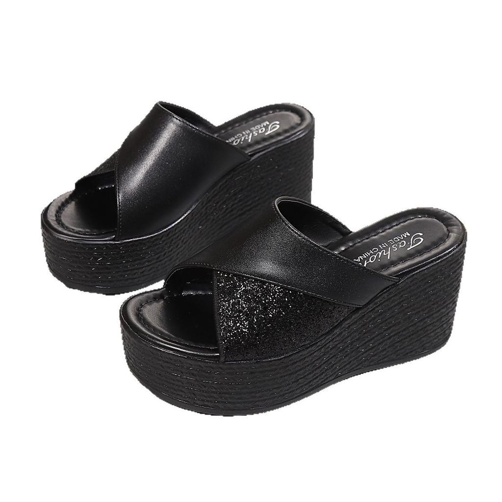 Большой размер толстая подошва танкетка крутые шлепанцы женские лето новая мода универсальная уличная одежда повседневные пляжные шлепанцы на одном слове женские