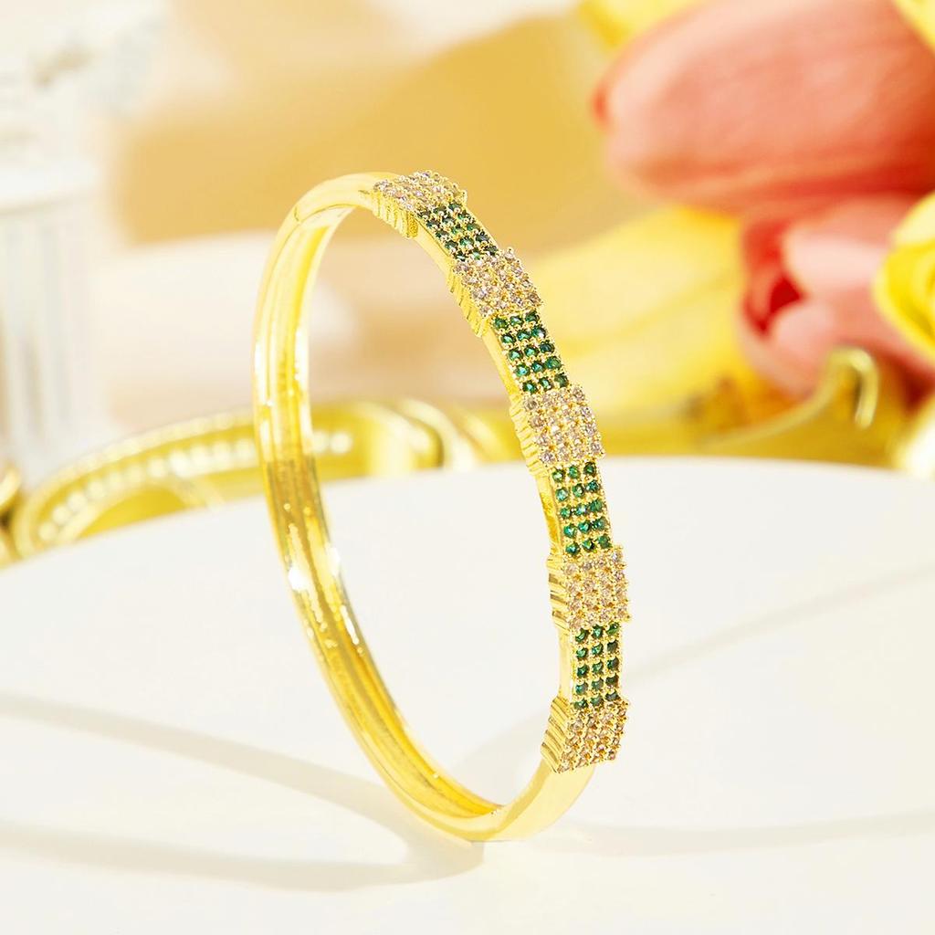 Роскошные золотые браслеты CMM с замысловатыми синими и зелеными инкрустациями из кубического циркония для модниц со всего мира
