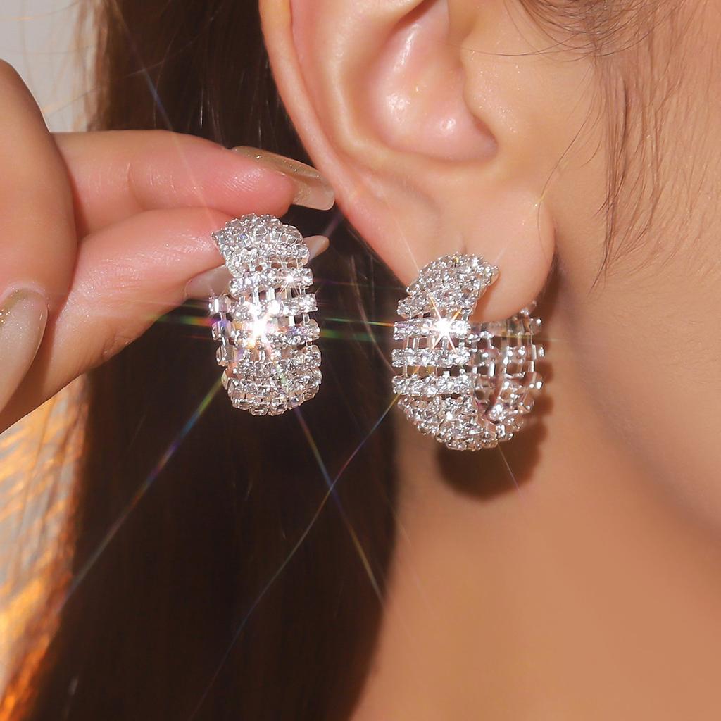 Высокая версия роскошных сверкающих сережек в форме буквы С, простые и универсальные серьги-гвоздики со стразами, женские серьги, 1 пара