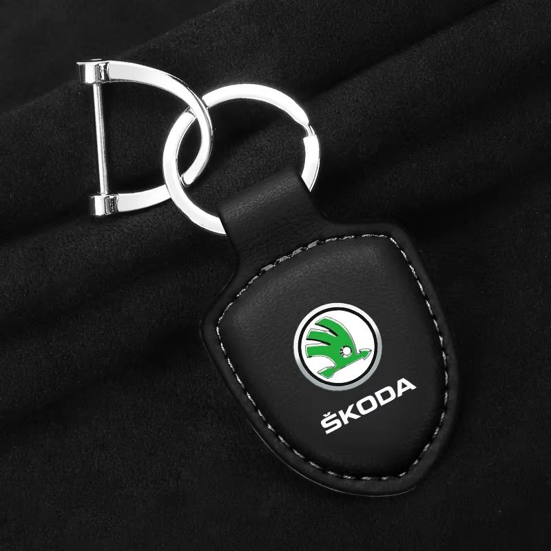Кожаный Брелок для Ключей Автомобиля Эмблема Щит Брелок Для Skoda Octavia Fabia Superb Kodiaq Karoq Kamiq Rapid Yeti Roomster ydpf68 7s