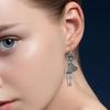 Серьги-подвески в форме сердца, подходят для всех полов. Прочные, из сплава. Удобные, подходят как для дневного, так и для вечернего ношения.