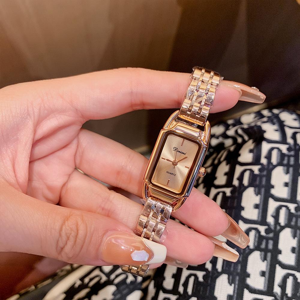 Модные темпераментные часы со стальным ремешком для ежедневных поездок на работу, кварцевые часы, женские простые часы с двумя стрелками