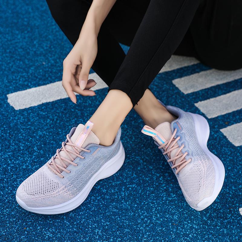 Мода Fly Weaving Новые женские легкие повседневные кроссовки для спорта на открытом воздухе Женские высококачественные популярные универсальные повседневные кроссовки для бега