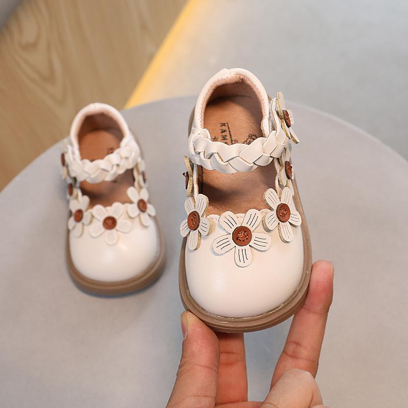 Детская обувь Осенние милые кожаные туфли принцессы для маленьких девочек Кроссовки с мягкой подошвой Универсальные повседневные туфли для школьных вечеринок Zapatillas