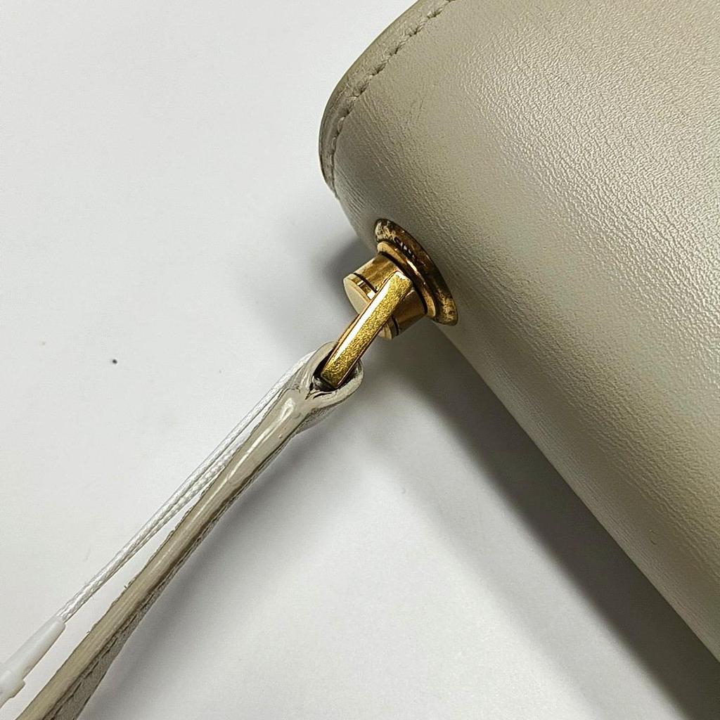 [Pre-Owned] Gray Leather Shoulder Bag - Very Good #1UM6BTZ