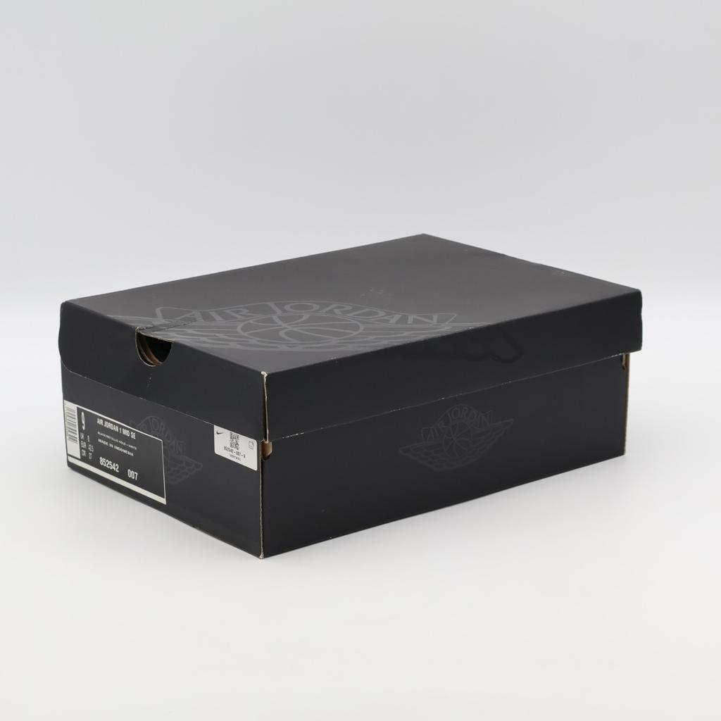 852542-007 Nike Air Jordan 1 Mid SE Металлический Золотой Лакированный Черный Белый (Мужской)