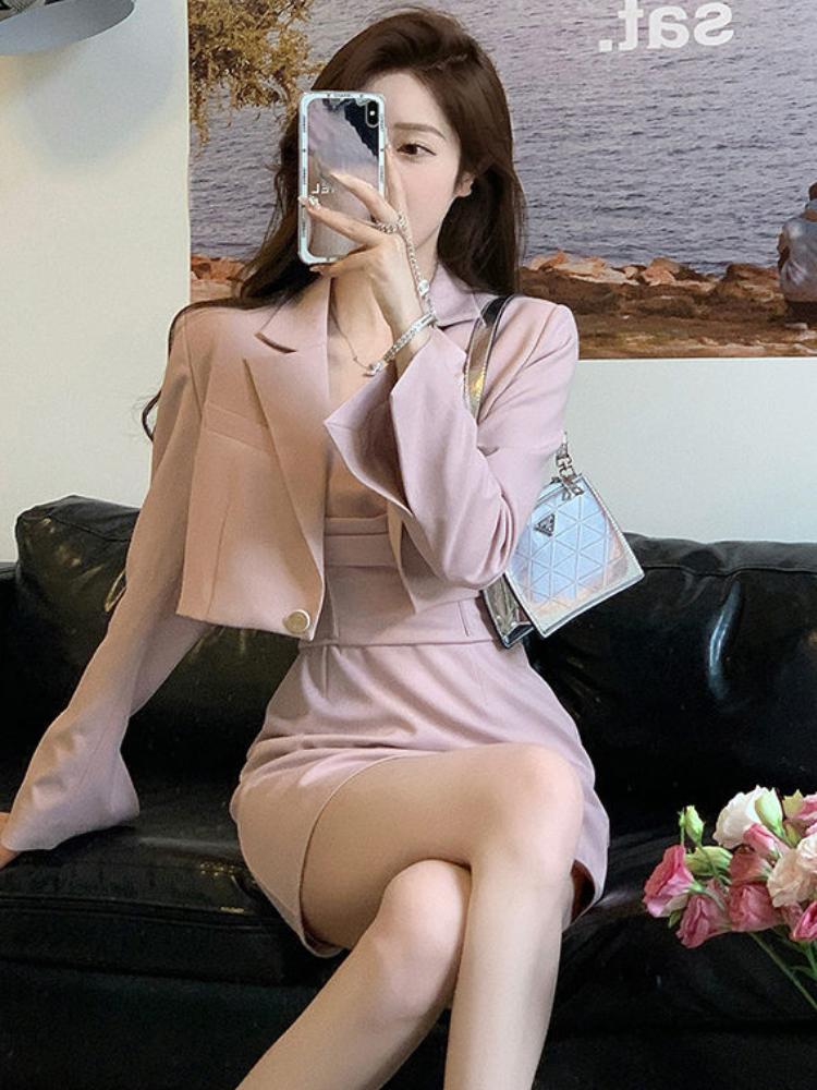 Осенний розовый комплект из двух предметов, женский пиджак, пальто + платье на бретелях, женский повседневный корейский модный тонкий элегантный костюм, новинка 2023 года