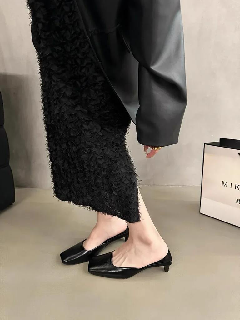 Модные женские тапочки, дизайнерские мюли с металлической пряжкой, плоские каблуки, квадратный носок, неглубокие туфли, повседневные женские сандалии для улицы