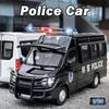 1:24 YWK Полицейская машина Сплав Литье под давлением GP Models Игрушки Двери Открываются Звук Свет Оттянуть назад Миниатюрные Модели Коллекционные Украшения Подарки