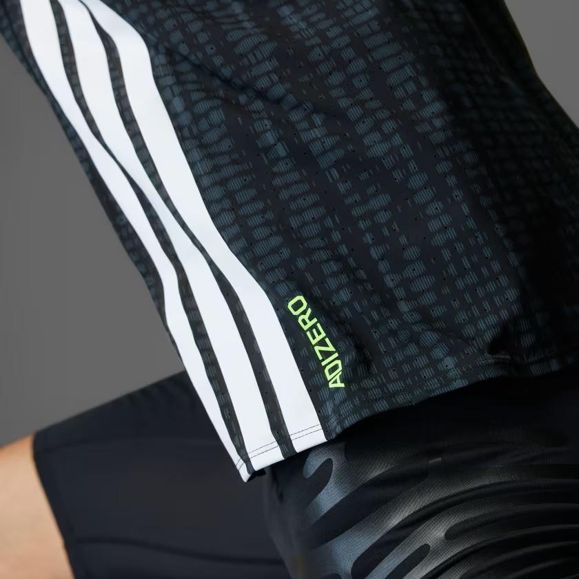 adidas Adizero Striped Design Универсальный облегающий топ-майка для мужчин, черный цвет JN0298