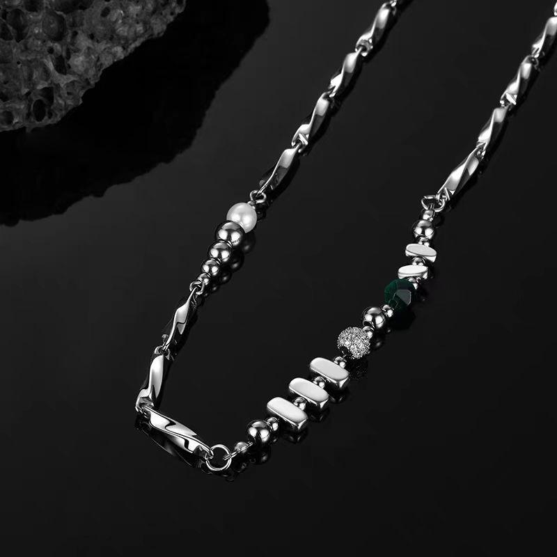 Titanium Steel Mobius Spliced Broken Silver Necklace for Men, Simple and High-End Feel, Versatile and Non-Fading, Autumn and Winter Sweater Chain