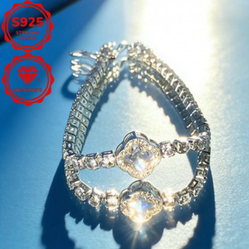 Silver-Plated Four-Leaf Clover Zircon Bracelet - Exquisite Handcrafted Jewelry