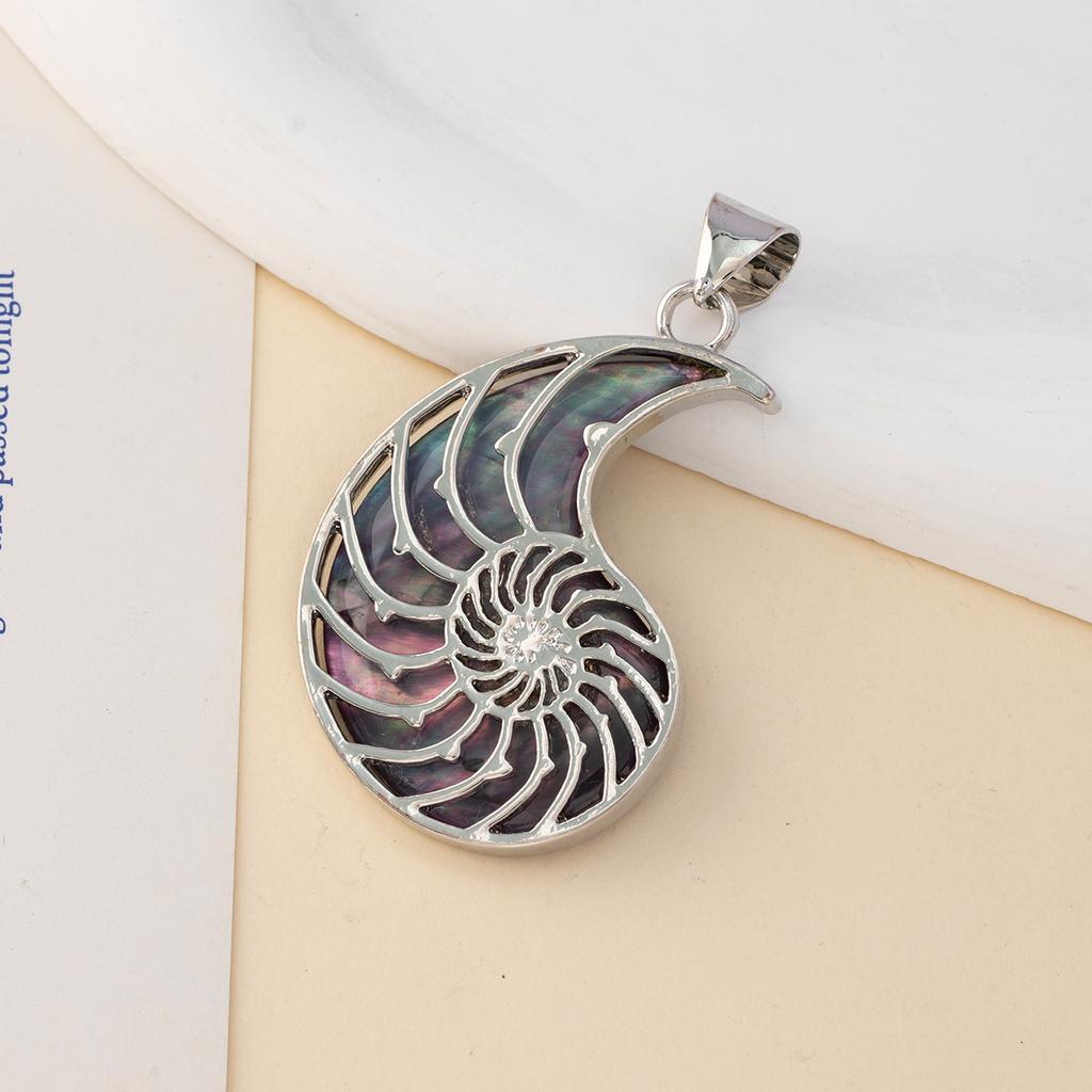 1Pc Natural Shell Pendant, Beach Ocean Style Comma Shape Seashell Charms for DIY Women Men Necklace Accessories, Jewelry Making Christmas Gifts Craft