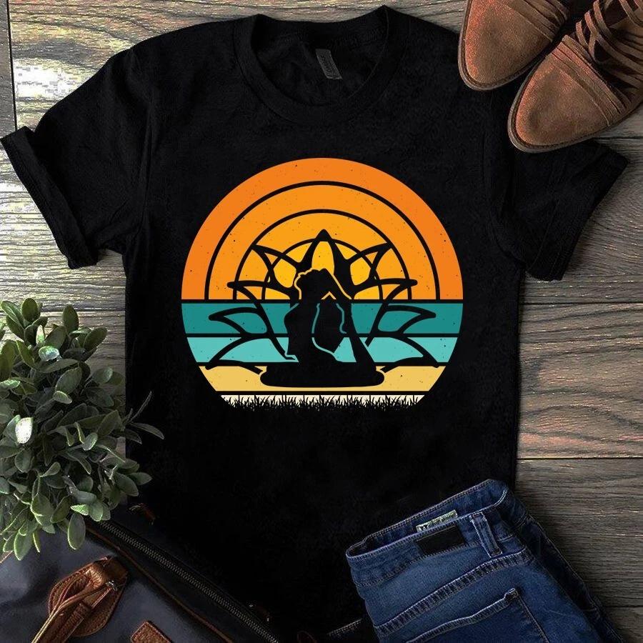 Men's and Women's T-shirts Retro Vintage Sunset Yoga Meditation Gift