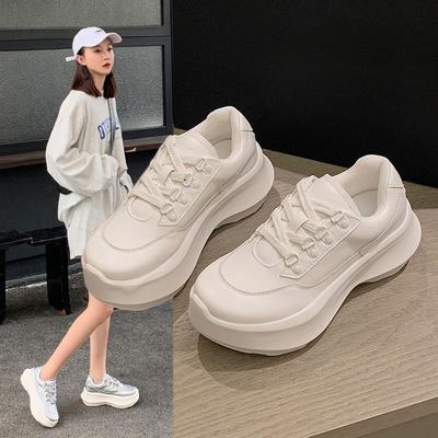 Белые женские кроссовки на платформе 2024 года, осенние спортивные туфли на шнуровке с толстой подошвой, женские, из искусственной кожи, дышащие, для ходьбы, женские