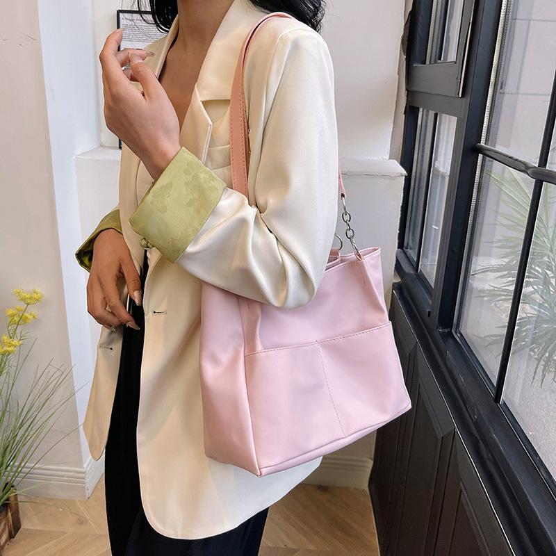 Простая и персонализированная нишевая повседневная сумка большой вместимости, новая весенняя красивая модная женская сумка на одно плечо