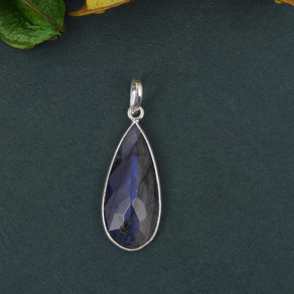 Labradorite Pendant, 925 Silver Pendant, Designer Pendant, Handmade Jewelry, Gift For Her, Healing Pendant, Reiki Pendant, Silver Jewelry