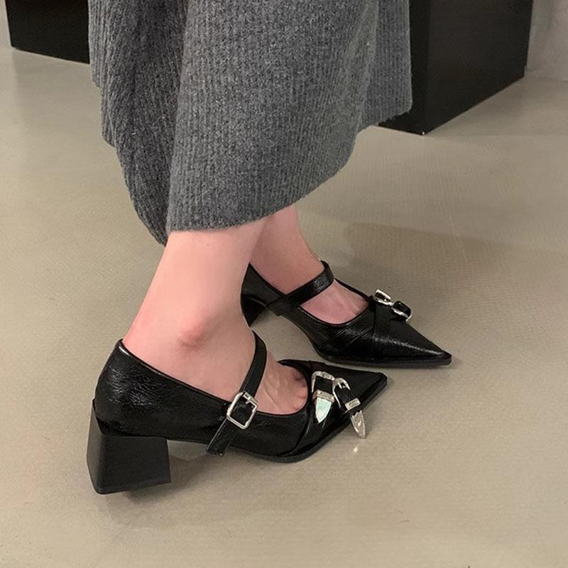 Весна-лето Новые женские туфли-лодочки с острым носком, декоративной пряжкой, черным мелким ремешком сзади, средний каблук, одинарные туфли для женщин 2024