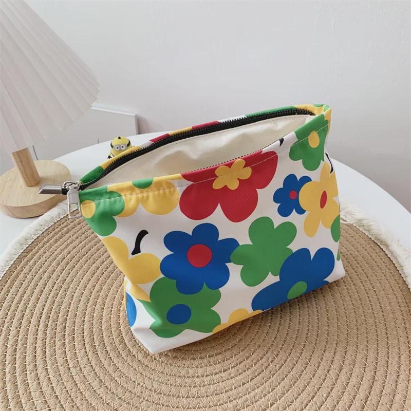 Durable Floral Large-Capacity Women's Cosmetic Bag with Zipper