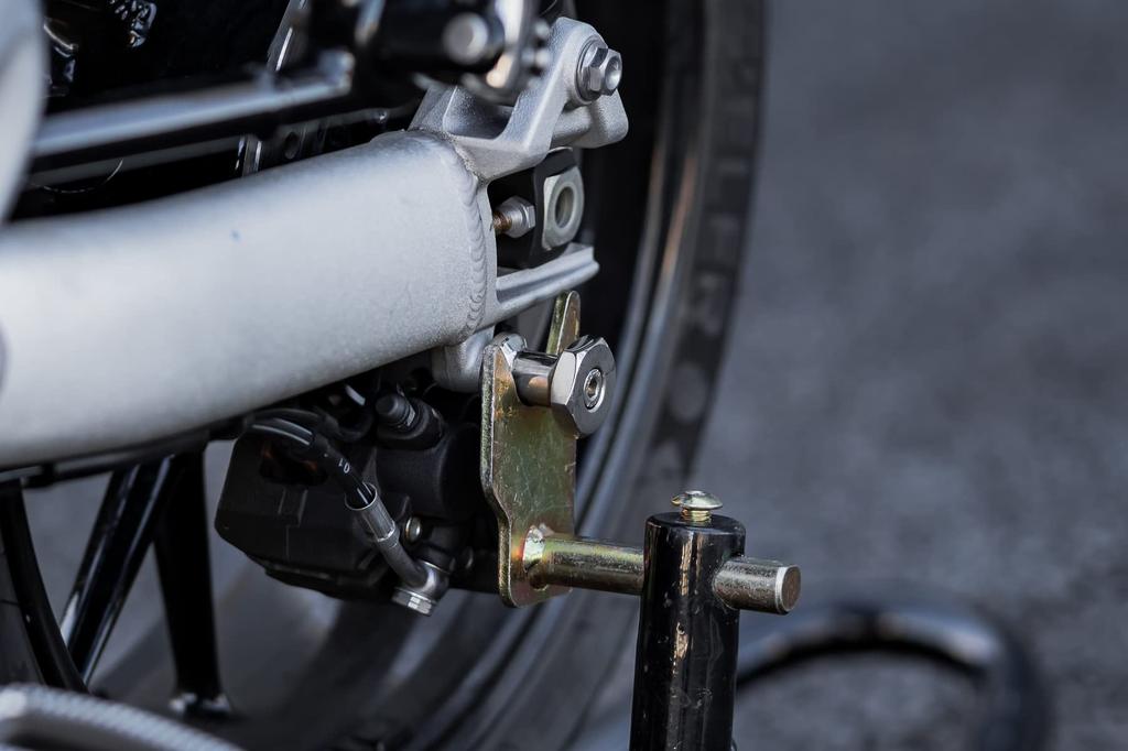 Болт-крюк для подставки Motone Нержавеющая сталь Thruxton1200 Bobber SpeedTwin900 MMU081